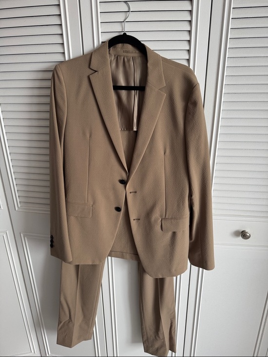 Theory Beige Two-Button Men's Suit Blazer and Trousers